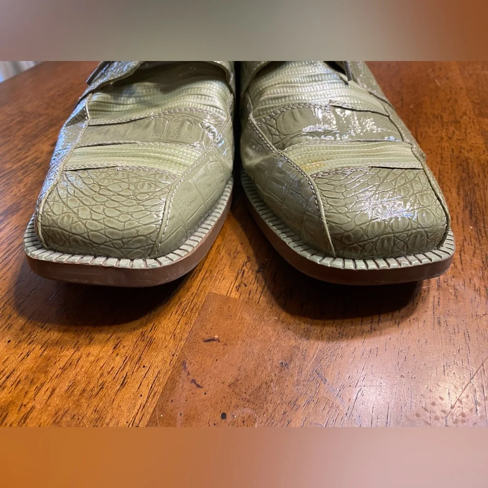 Hugo Vitelli‎ shoes.  11W.  Green alligator print.